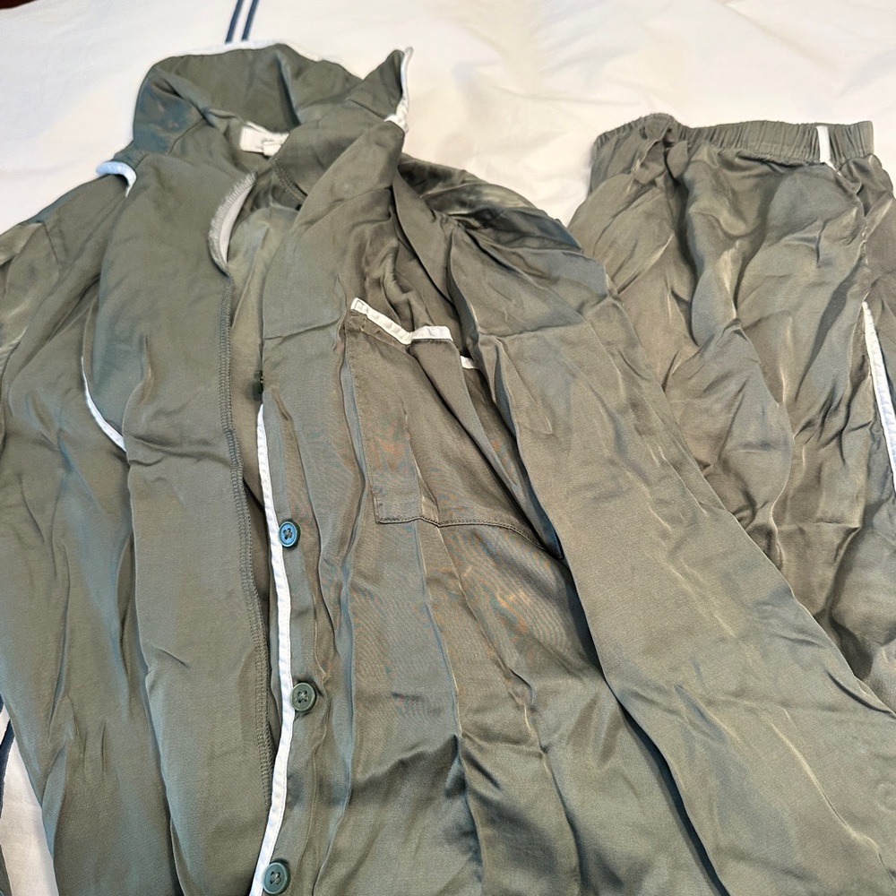 Aerie Olive Green Garment